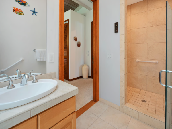 Experience Luxury in Moloa'a Bay - The Perfect Kauai Retreat